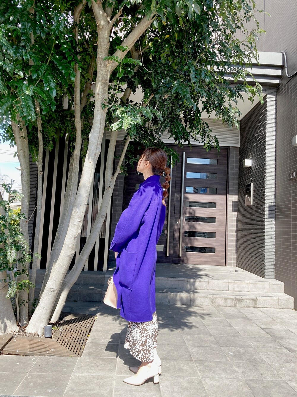 「今日のコーデ、春コーデ、ootd、おしゃれさんと繋がりたい、ゆるコーデ、大人コーデ、コート、たまねぎヘアー、DIANA、DouDou」｜「DouDouの小柄マーメイドスカート（スカート、ブラウン系）」を使った、ay3150yuさん（レディース・158cm）の春コーディネートの1枚目の写真