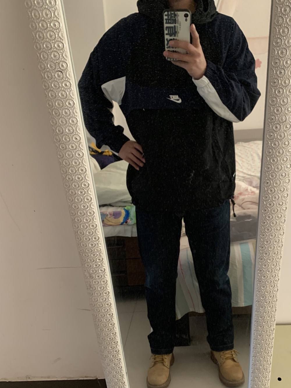 「NIKEのアイテム（スタジャン、ブルー系）」を使った、davidさん（メンズ・174cm）の冬コーディネートの1枚目の写真
