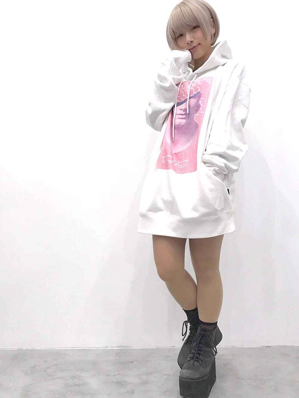 「THE TEST、ストリートMIX、H＞FRACTAL、PLANNET by H>FRACTAL

」｜「THE TESTのPULLOVER PARKA - HALFFACE（パーカー、ホワイト系）」を使った、PLANNET by H>FRACTALさん（レディース・150cm）の春コーディネートの1枚目の写真