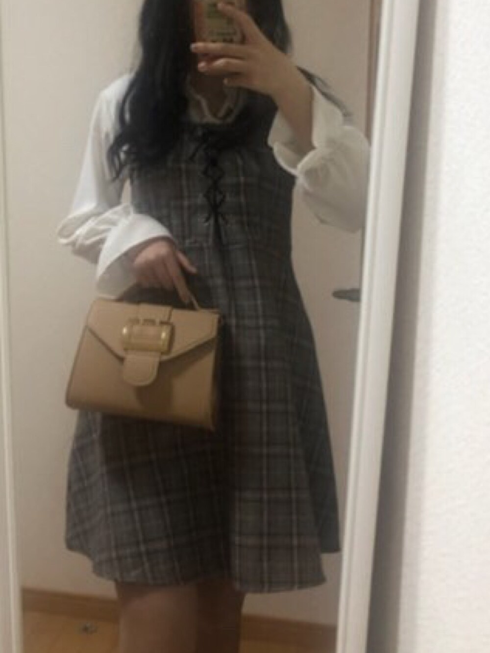 「韓国ファッション、ワンピース」｜「韓国のアイテム（ワンピース/ドレス、グレー系）」を使った、moehaさん（レディース・162cm）の春コーディネートの1枚目の写真