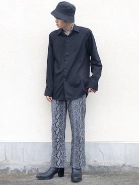 「パイソン柄」｜「アイテム（財布/小物）」を使った、せっきーさん（メンズ・174cm）の秋コーディネート