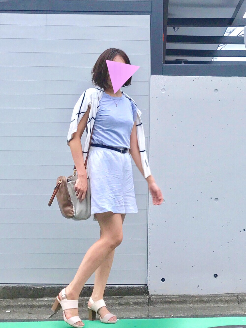 「パステルカラー、ライトトーンコーデ、ホワイト、麻パンツ、ホワイトパンツ、くすみブルー、GU、アダムエロペ(ADAM ET ROPE')、エディットフォールル(EDIT. FOR LULU)、プチプラサンダル」｜「ADAM ET ROPE'の【ショップ人気アイテム】ＢＩＧ　ＣＨＥＣＫ　カーディガン（カーディガン/ボレロ、ホワイト系）」を使った、micha.x.!さん（レディース・160cm）の夏コーディネートの1枚目の写真