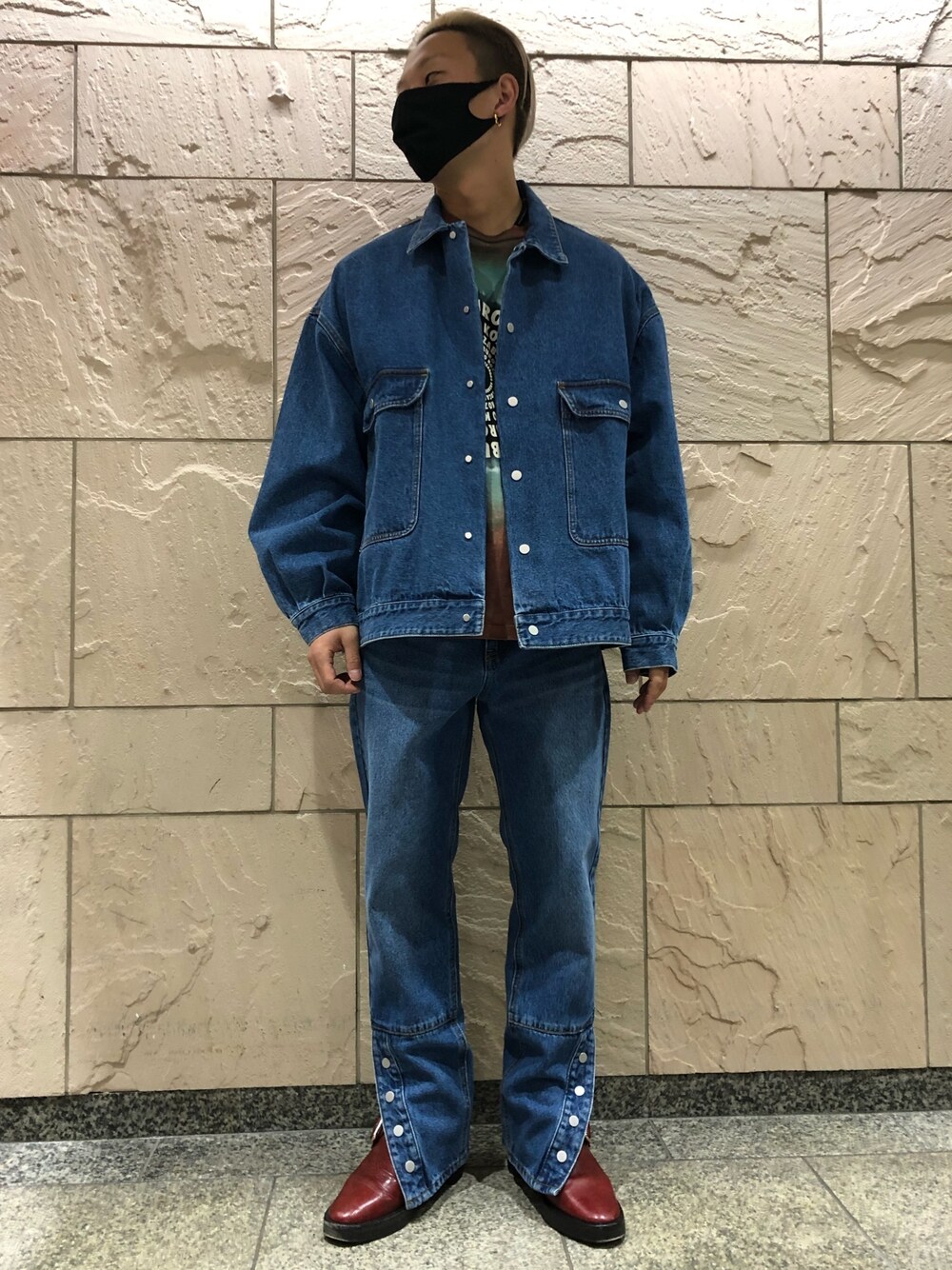 「セットアップ、LHP、冬コーデ、原宿、オーバーサイズ、Danke schon、休日コーデ、ゆるコーデ、WHITELAND BLACKBURN、LHP原宿」｜「DANKE SCHONのDankeSchon/ダンケシェーン/DENIM COVER ALL/デニムジャケット（デニムジャケット、ブルー系）」を使った、natsushiさん（メンズ・175cm）の冬コーディネートの1枚目の写真