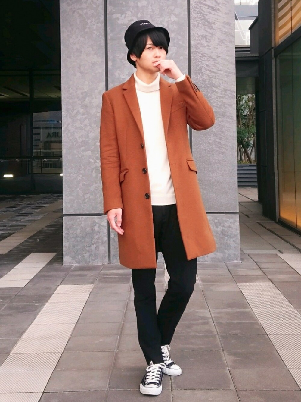「年末WEAR感謝祭、シンプルコーデ、おしゃれさんと繋がりたい、チェスターコート、タートルネックニット、シンプル、冬コーデ、秋冬コーデ、きれいめカジュアル、キレイめ」｜「BEAUTY&YOUTH UNITED ARROWSのBY WEIS カシミヤ タートルネック ニット（ニット/セーター、ホワイト系）」を使った、りぃくんさん（メンズ・173cm）の冬コーディネートの1枚目の写真