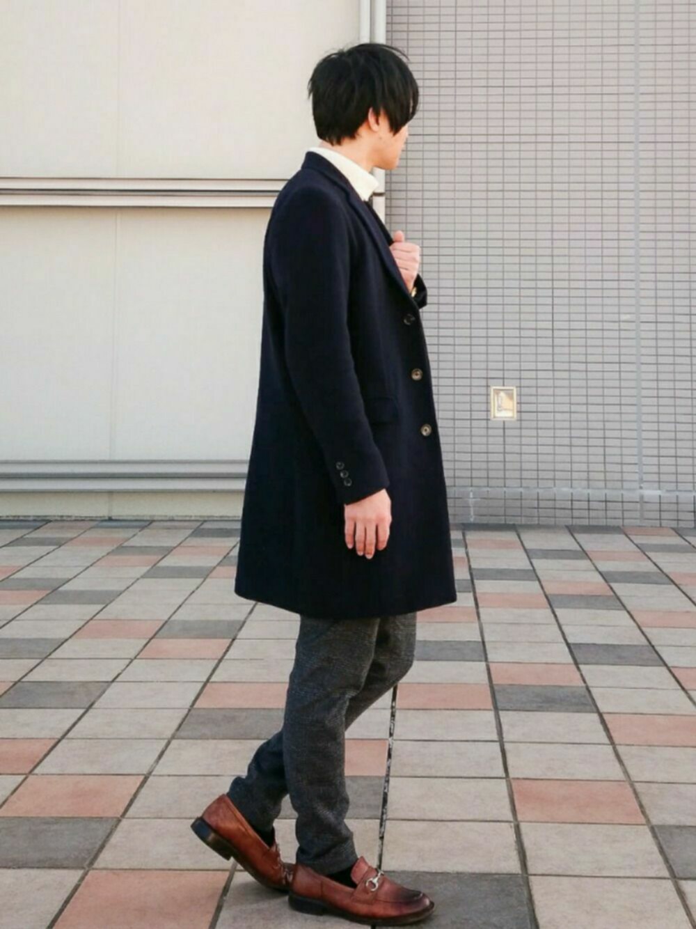 「秋冬コーデ、おしゃれさんと繋がりたい、シンプル、きれいめカジュアル、チェスターコート、キレイめ、チェックパンツ、冬コーデ、タートルネック、ロングコート」｜「BEAUTY&YOUTH UNITED ARROWSのBY WEIS カシミヤ タートルネック ニット（ニット/セーター、ホワイト系）」を使った、りぃくんさん（メンズ・174cm）の冬コーディネートの1枚目の写真