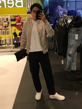 「UNIQLOU」｜「アイテム（MA-1）」を使った、Kodaiさん（メンズ・172cm）の秋コーディネート