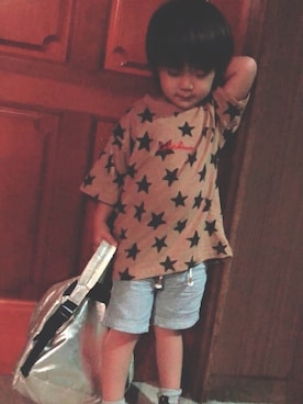 「アイテム（バックパック/リュック、シルバー系）」を使った、みなとさん（キッズ・90cm）の夏コーディネート