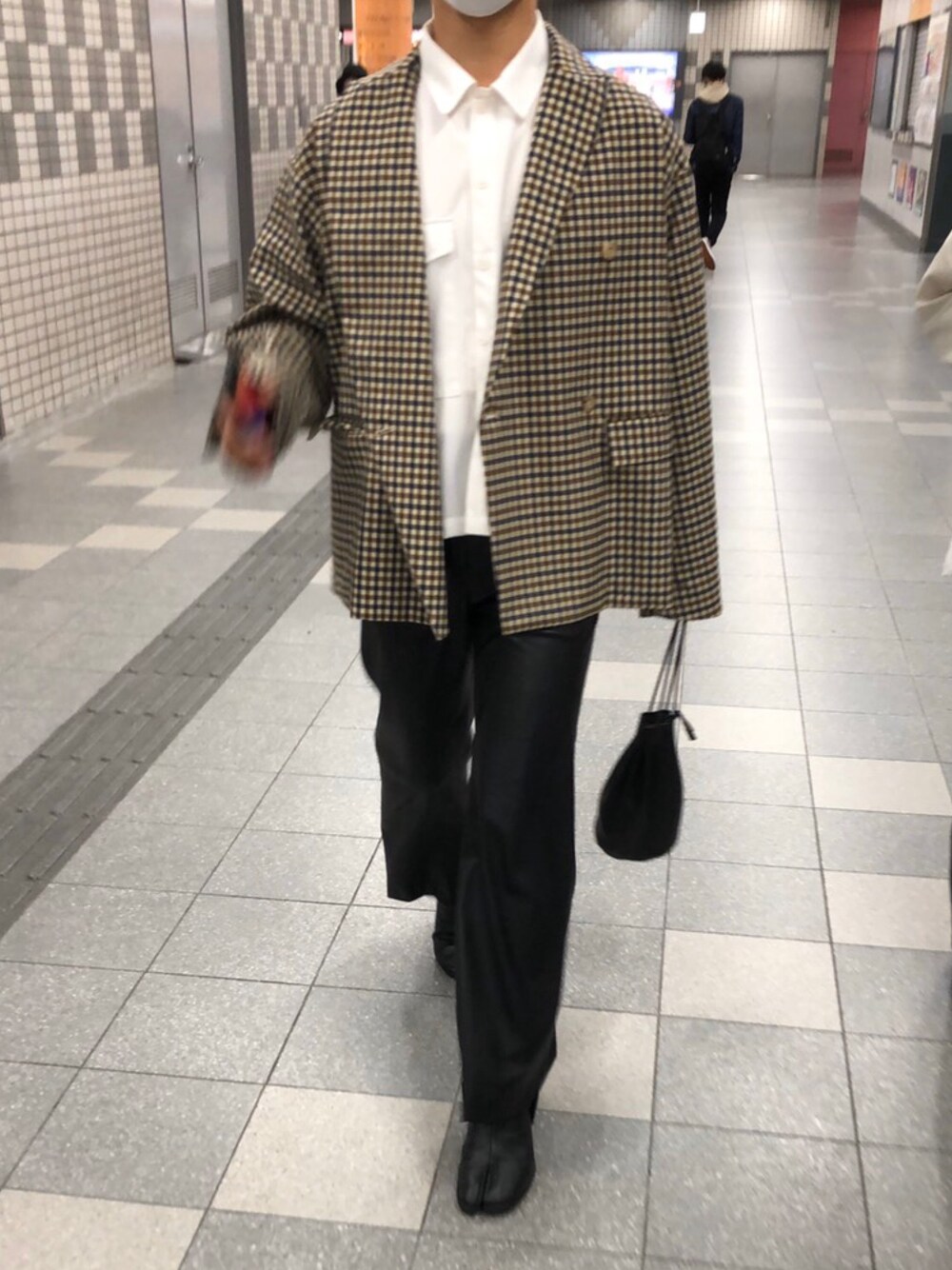 「秋冬コーデ、お洒落さんとつながりたい、きれいめカジュアル、シンプルコーデ、大人コーデ、足袋ブーツ、セットアップ、テーラードジャケット」｜「Jiedaの2020春夏　DOUBLE TAILORED JACKET（テーラードジャケット、ベージュ系）」を使った、S H O K Iさん（メンズ・170cm）の秋コーディネートの1枚目の写真