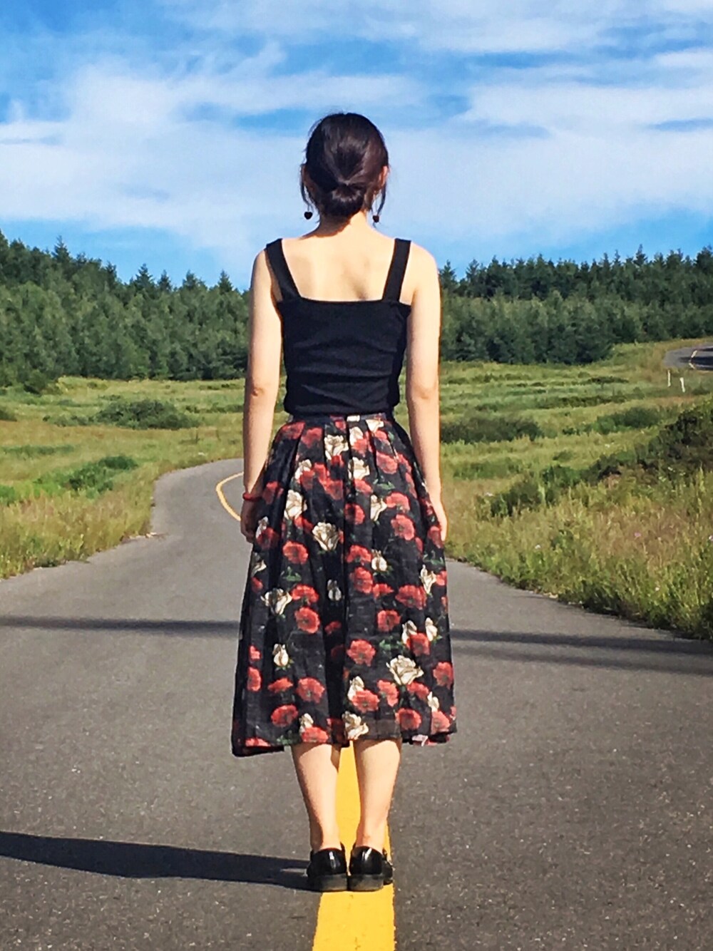 「TOPSHOPのアイテム（キャミソール、ブラック系）」を使った、单小姐不喜欢起名字さん（レディース・166cm）の春コーディネートの1枚目の写真
