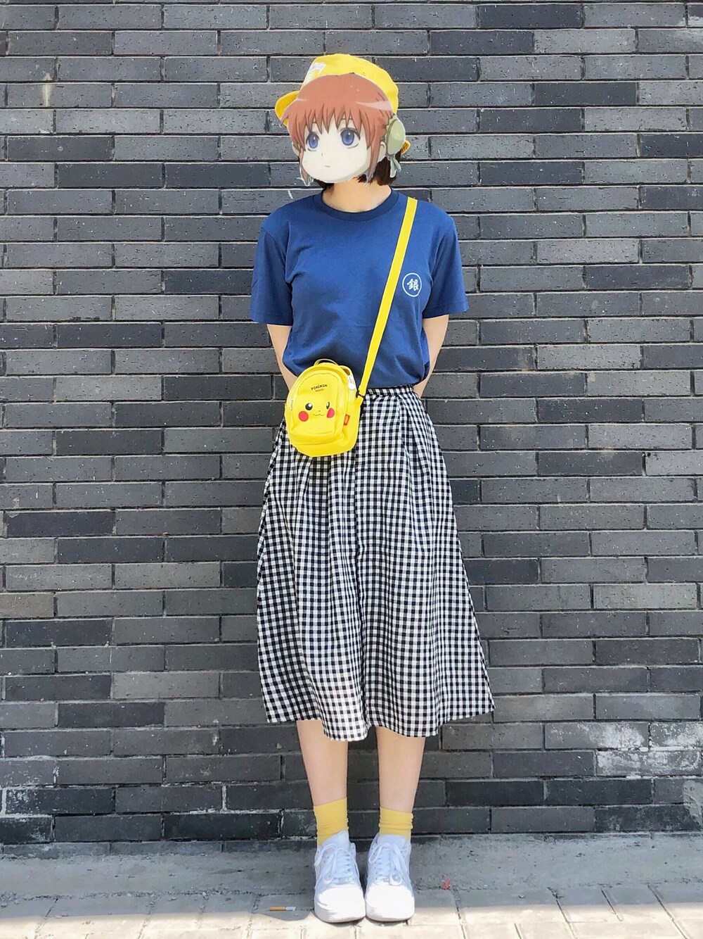 「UNIQLOのアイテム（Tシャツ/カットソー、ブルー系）」を使った、单小姐不喜欢起名字さん（レディース・166cm）の春コーディネートの1枚目の写真