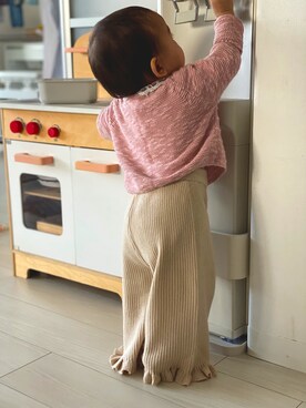 「petit main（プティマイン）のアイテム（パンツ、ベージュ系）」を使った、stkseさん（キッズ・80cm）の秋コーディネート
