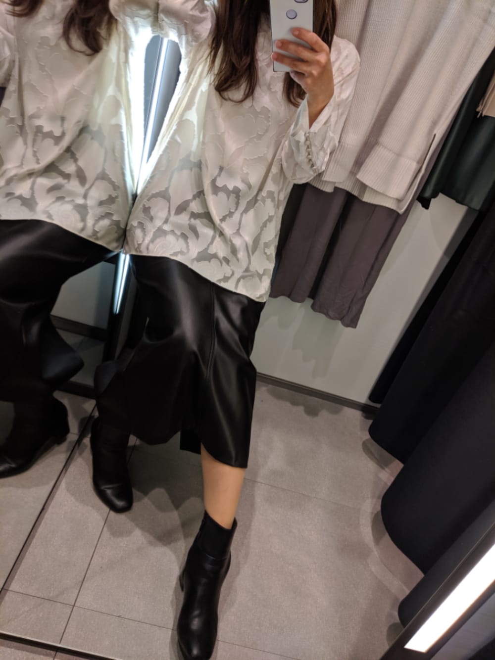 「レザースカート、タイトスカート、ジャガード、ザラジョ、ZARA、アメリヴィンテージ、AMERI、GU、スクエアトゥ」｜「ZARAのアイテム（スカート、ブラック系）」を使った、9mm9さん（レディース・161cm）の秋コーディネートの1枚目の写真