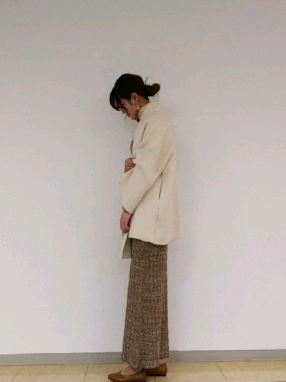 「ロングスカート、クラネ、CLANE、TODAYFUL、GU、uniqlo、ユニジョ、アラサー、ニット、私の推しブランド」｜「CLANEのニットカーディガン（ジャケット/アウター、ホワイト系）」を使った、9mm9さん（レディース・161cm）の冬コーディネートの1枚目の写真