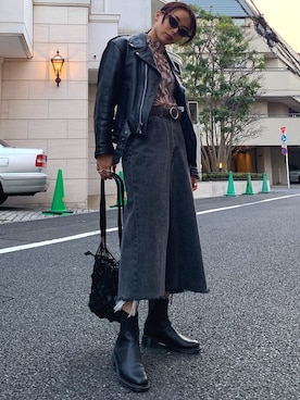 「パイソン柄」｜「アイテム（ライダースジャケット）」を使った、後藤早貴さん（レディース・157cm）の春コーディネート