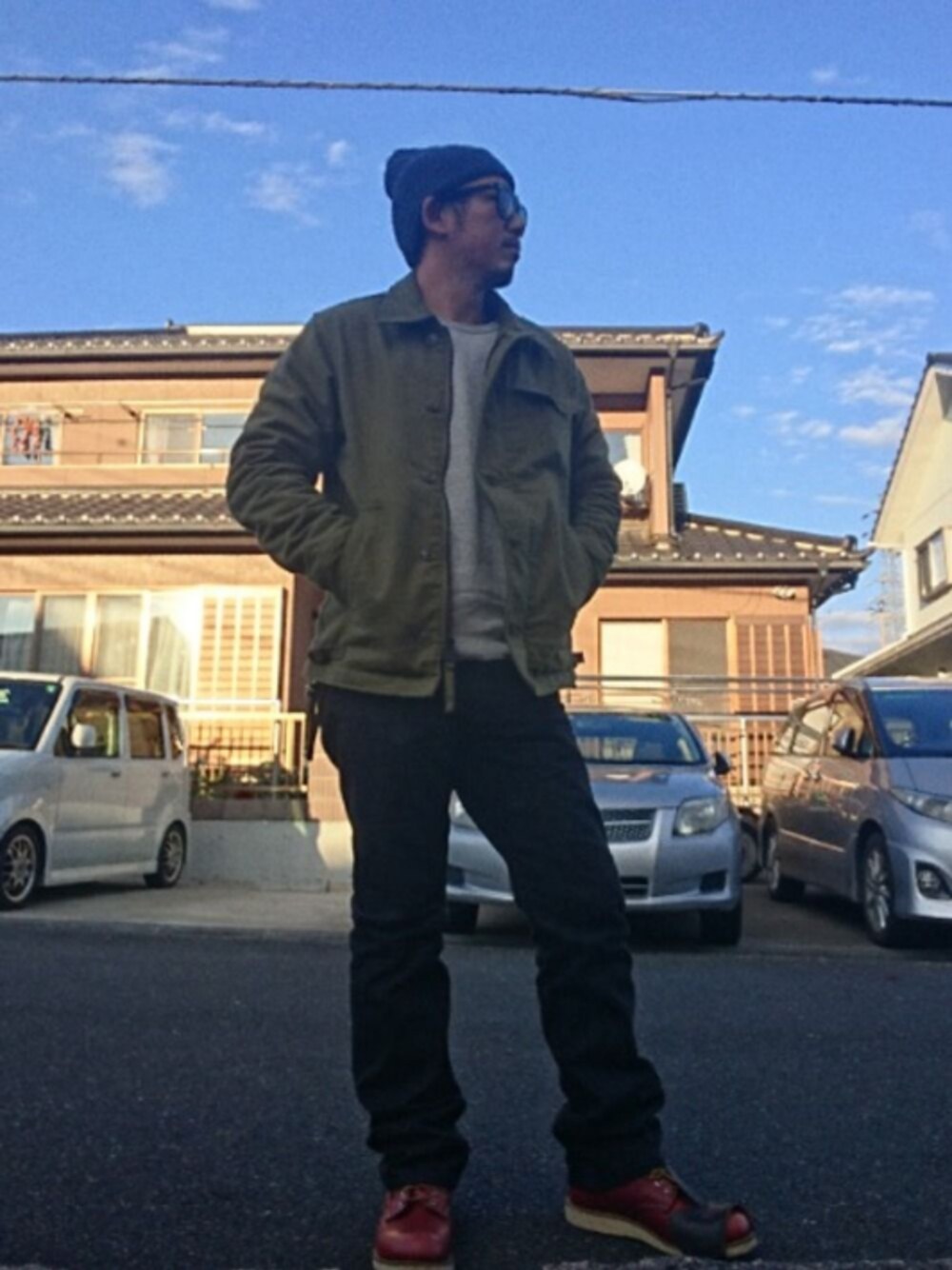 「A-2、curly、denim、RED WING、BLUCO、冬コーデ、UNCROWD」｜「GOWESTのCOTTON WATCH CAP（ニットキャップ/ビーニー、ブルー系）」を使った、あきらさん（メンズ・170cm）の秋コーディネートの1枚目の写真