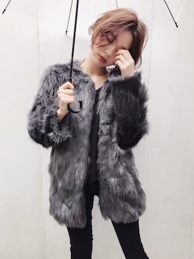 「DHOLIC（ディーホリック）のアイテム（その他アウター）」を使った、鶴田真梨さん（レディース・170cm）の冬コーディネート