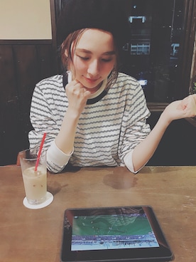 鶴田真梨さんのコーディネート