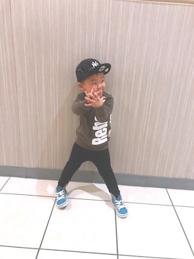 「UNIQLO（ユニクロ）のアイテム（パンツ、ブラック系）」を使った、sasukeさん（キッズ・100cm）の冬コーディネート