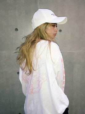 「RNA（アールエヌエー）のアイテム（キャップ、ホワイト系）」を使った、Sakuraさん（レディース）の冬コーディネート