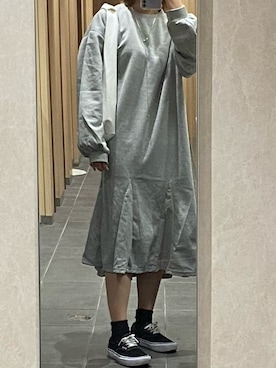 グレー系のアイテムを使った スウェットワンピース の人気ファッションコーディネート Wear