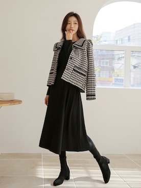 「justone（ジャストワン）のベーシックラウンドネックニットワンピース（ワンピース、ブラック系）」を使った、justoneさんの秋コーディネート