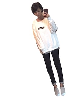 「niko and...（ニコアンド）のアソートプリントゆるプルオーバー【niko and ...】（スウェット、ホワイト系）」を使った、N.yuliさん（レディース・153cm）の冬コーディネート