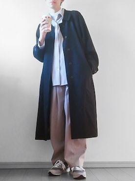 「カフェ」｜「アイテム（ステンカラーコート）」を使った、けいさん（メンズ・177cm）の冬コーディネート