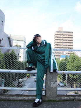 「MYne（マイン）のアイテム（その他パンツ）」を使った、THE PHARCYDEさん（メンズ・175cm）の秋コーディネート
