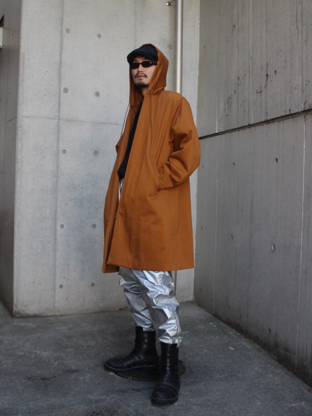 「MYNE、MYnebyidea、ストリート、ストリートMIX、シンプルコーデ、秋冬」｜「MYneのアイテム（ジャケット/アウター、ブラウン系）」を使った、THE PHARCYDEさん（メンズ・175cm）の冬コーディネートの1枚目の写真