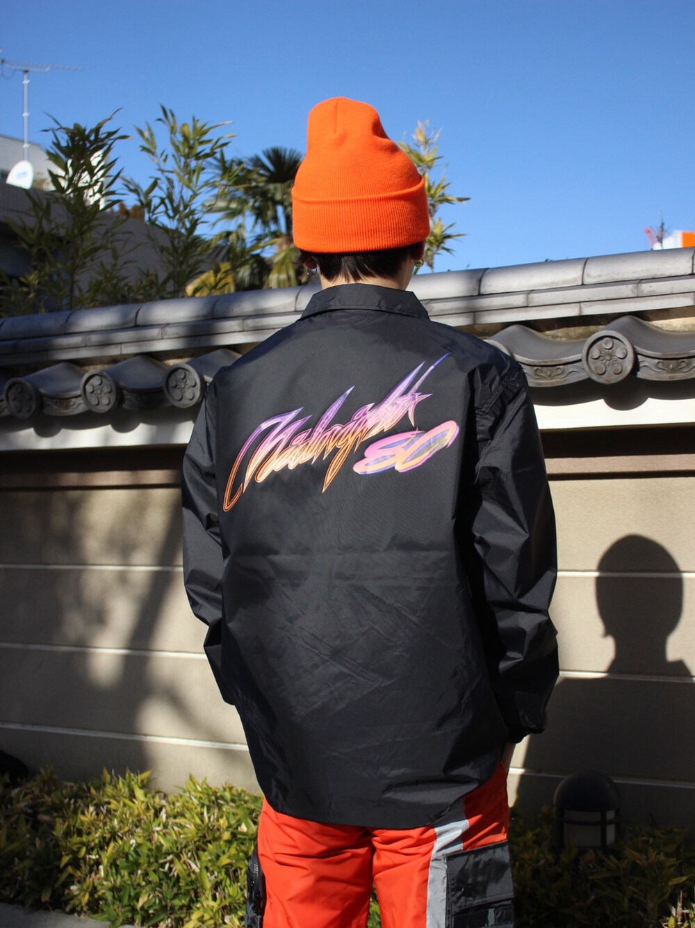 「MYNE、MYnebyidea、ストリート、ストリートMIX、コーチジャケット、スポーティ、ブラック」｜「MYneの【MYne】 Midnight80 coach jacket（ナイロンジャケット、ブラック系）」を使った、THE PHARCYDEさん（メンズ・175cm）の冬コーディネートの1枚目の写真