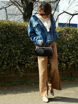 「スリット」｜「アイテム（デニムジャケット）」を使った、&りっちさん（レディース・154cm）の春コーディネート