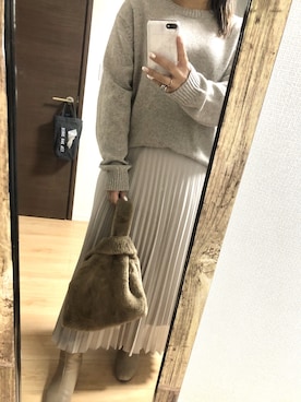 「UNIQLO（ユニクロ）のWOMEN シフォンプリーツスカート（スカート、ホワイト系）」を使った、arisaaaaaaaaaaさん（レディース・162cm）の冬コーディネート