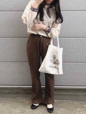 「Kastane（カスタネ）のレーヨンスラックスパンツ３（スラックス）」を使った、ららさん（レディース・162cm）の春コーディネート