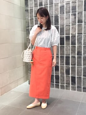 「アイテム（チャーム、オレンジ系）」を使った、うめつさん（レディース・164cm）の春コーディネート