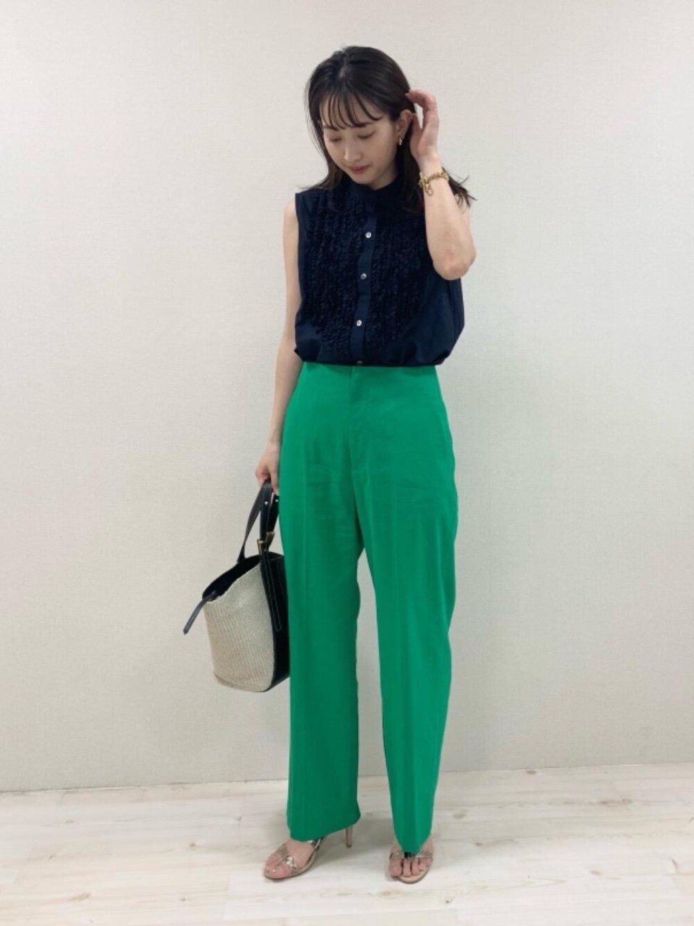 UGCMD フリル スタンドカラー ノースリーブシャツ UNITED ARROWS（ユナイテッドアローズ）の「UGCMD フリル スタンド