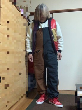 「CONVERSE（コンバース）のアイテム（スニーカー、レッド系）」を使った、kiyoさん（メンズ・157cm）の冬コーディネート