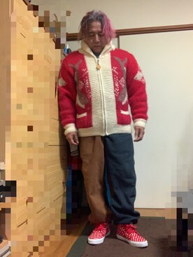 「CONVERSE（コンバース）のアイテム（スニーカー、レッド系）」を使った、kiyoさん（メンズ・157cm）の冬コーディネート