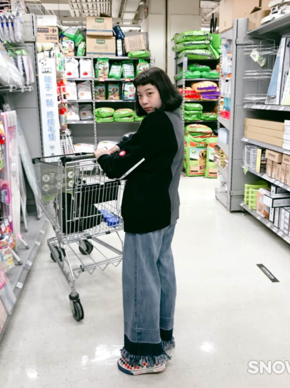 「cavempt、niko and ...、VANS AUTHENTIC」｜「cavemptのアイテム（その他アウター、ブラック系）」を使った、YuYuさん（レディース・153cm）の秋コーディネートの1枚目の写真