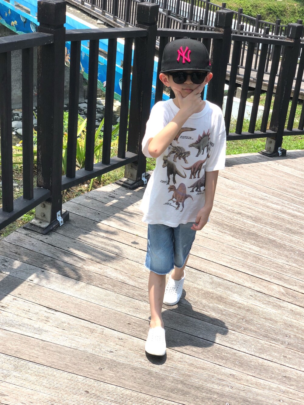 「summer、boy」｜「NEW ERAのアイテム（キャップ、ブラック系）」を使った、Steven Chenさん（キッズ・120cm）の秋コーディネートの1枚目の写真