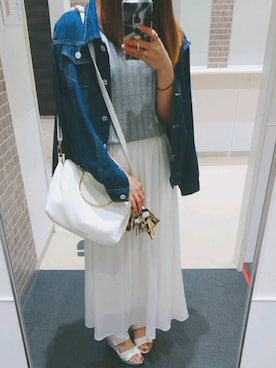 「ノースリーブニット」｜「アイテム（デニムジャケット）」を使った、yさん（レディース・154cm）の春コーディネート