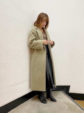 「レザースカート」｜「アイテム（チェスターコート）」を使った、rina momiuraさん（レディース・157cm）の秋コーディネート