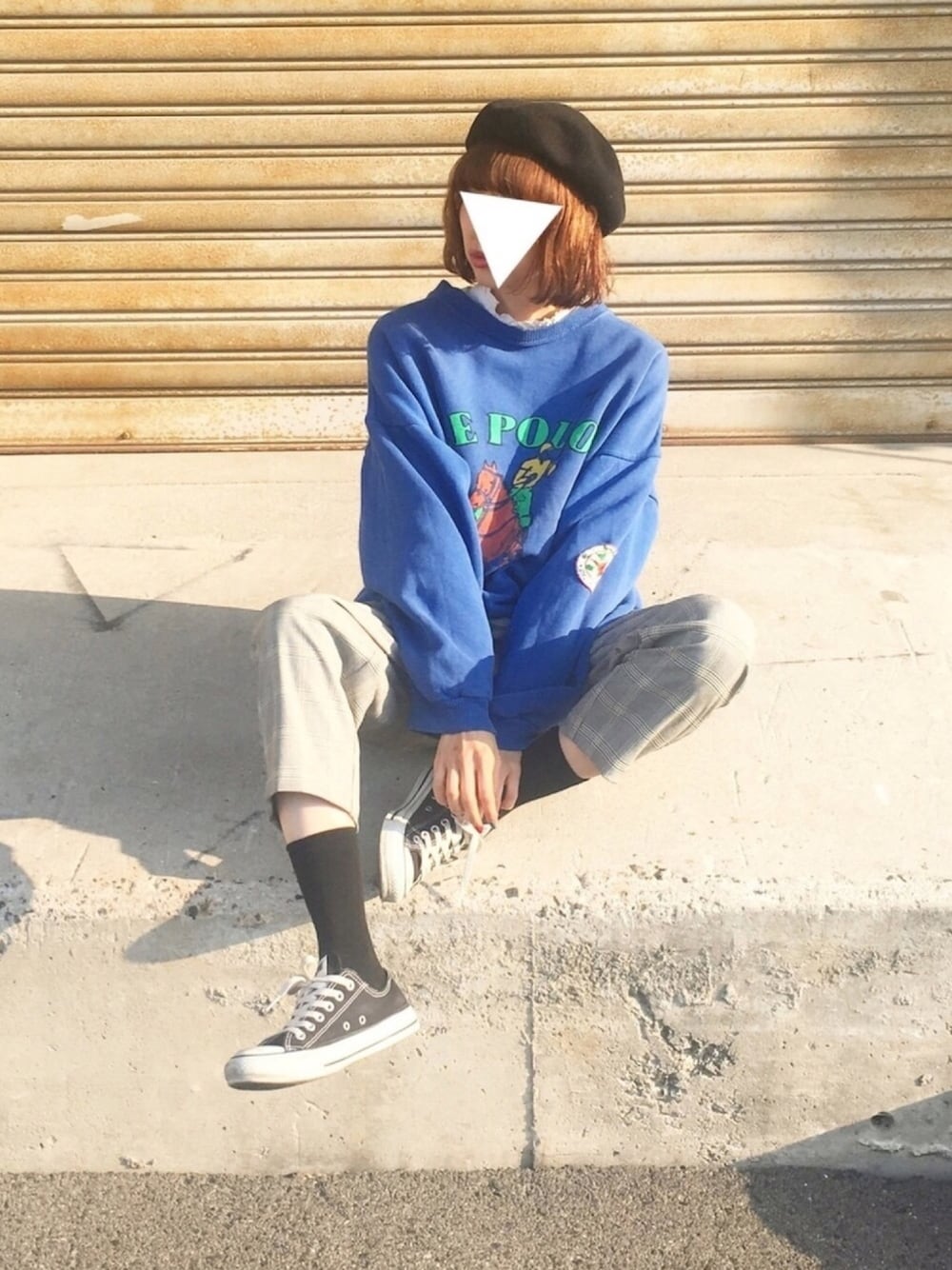 「カジュアルコーデ、プチプラコーデ、スニーカー、パンツスタイル、休日スタイル、春コーデ、おしゃれさんと繋がりたい、GU、ベレー帽、チェックパンツ」｜「MERLOTのレースタックコットンブラウス1380（シャツ/ブラウス、ホワイト系）」を使った、micoronさん（レディース・167cm）の春コーディネートの1枚目の写真