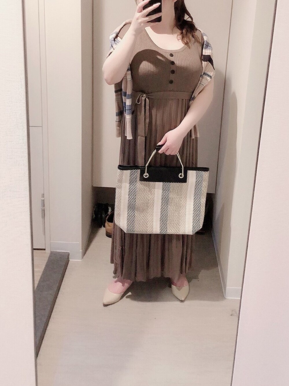 「大人カジュアル、低身長、ぽっちゃり、プチプラ、GRL、キレイめ、ワンピース」｜「GUのアイテム（バッグ、ベージュ系）」を使った、mirkoさん（レディース・146cm）の夏コーディネートの1枚目の写真