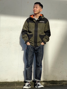 「古着」｜「アイテム（マウンテンパーカー）」を使った、chin shi iさん（メンズ・176cm）の春コーディネート