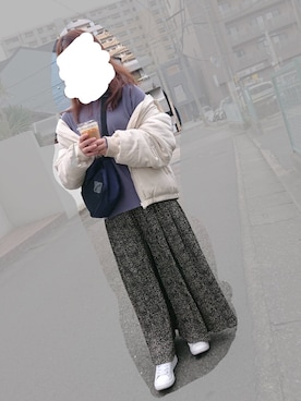 「アイテム（MA-1、ホワイト系）」を使った、ひろまるさん（レディース・155cm）の冬コーディネート