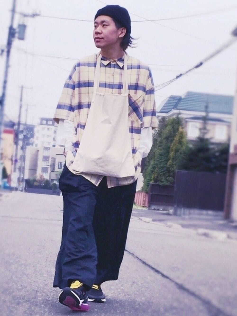 「HARE、NIKE、airmax、おしゃれさんと繋がりたい、柄シャツ、カジュアルコーデ、ストリート、シンプル、春コーデ、streetstyle」｜「HAREのアクリルワッチ(HARE)（ニットキャップ/ビーニー、ブラック系）」を使った、shoyaさん（メンズ・162cm）の夏コーディネートの1枚目の写真