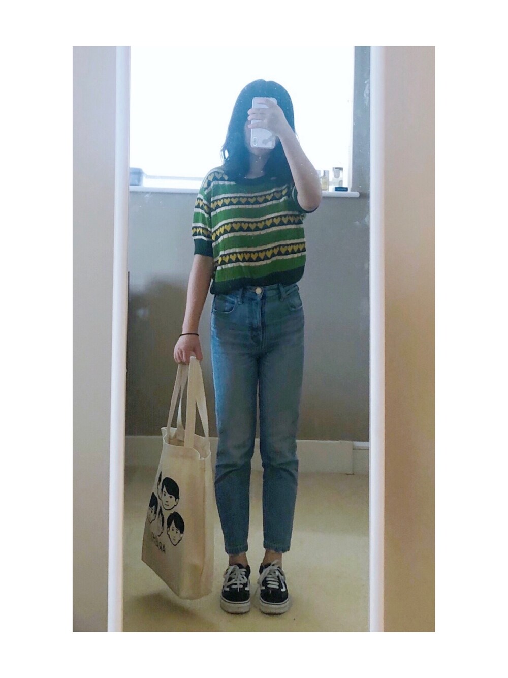 「BLACKBYMOUSSY、VANS OLDSKOOL」｜「BLACK BY MOUSSYのHUILA blue denim（デニムパンツ、ブルー系）」を使った、sen'sさん（レディース・155cm）の秋コーディネートの1枚目の写真