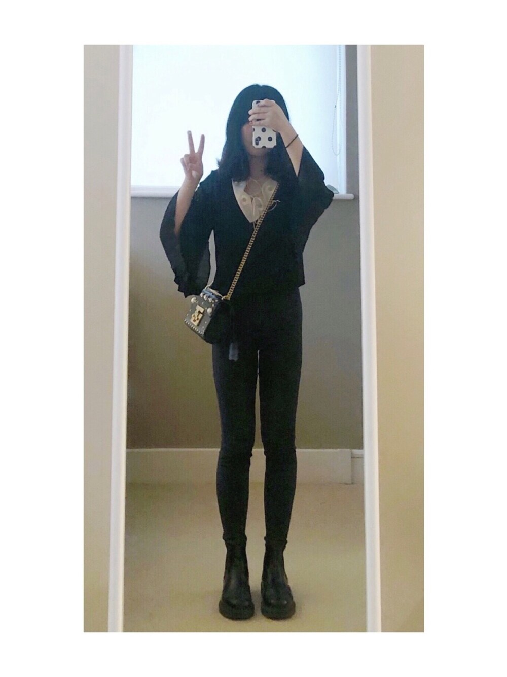 「秋のコーデ、GUCCI、Dr.Martens、TOPSHOP」｜「GUCCIのアイテム（ショルダーバッグ、ブラック系）」を使った、sen'sさん（レディース・155cm）の秋コーディネートの1枚目の写真