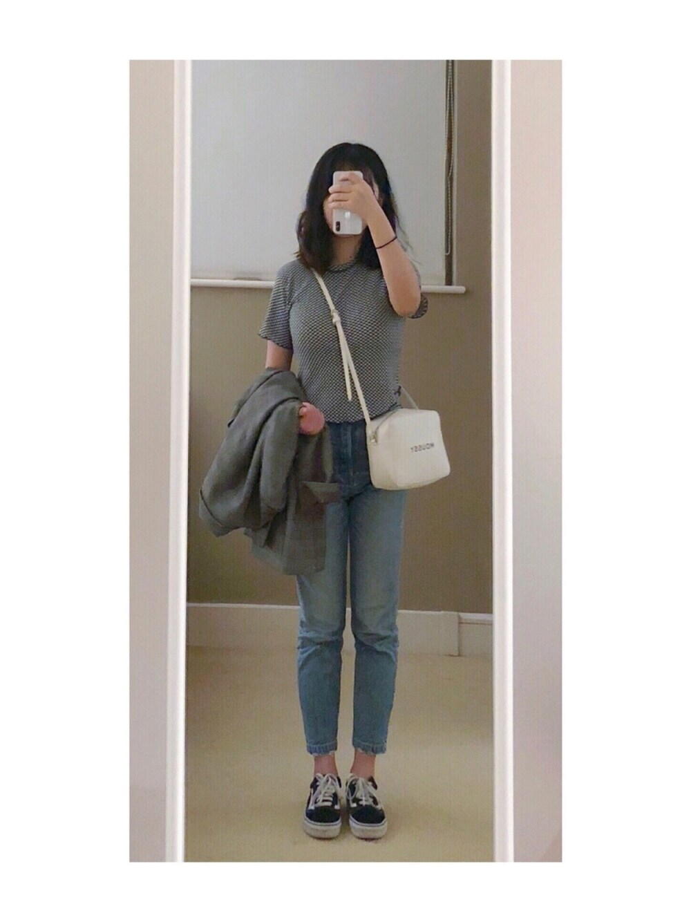 「秋、moussy、BLACKBYMOUSSY」｜「BLACK BY MOUSSYのHUILA blue denim（デニムパンツ、ブルー系）」を使った、sen'sさん（レディース・155cm）の秋コーディネートの1枚目の写真