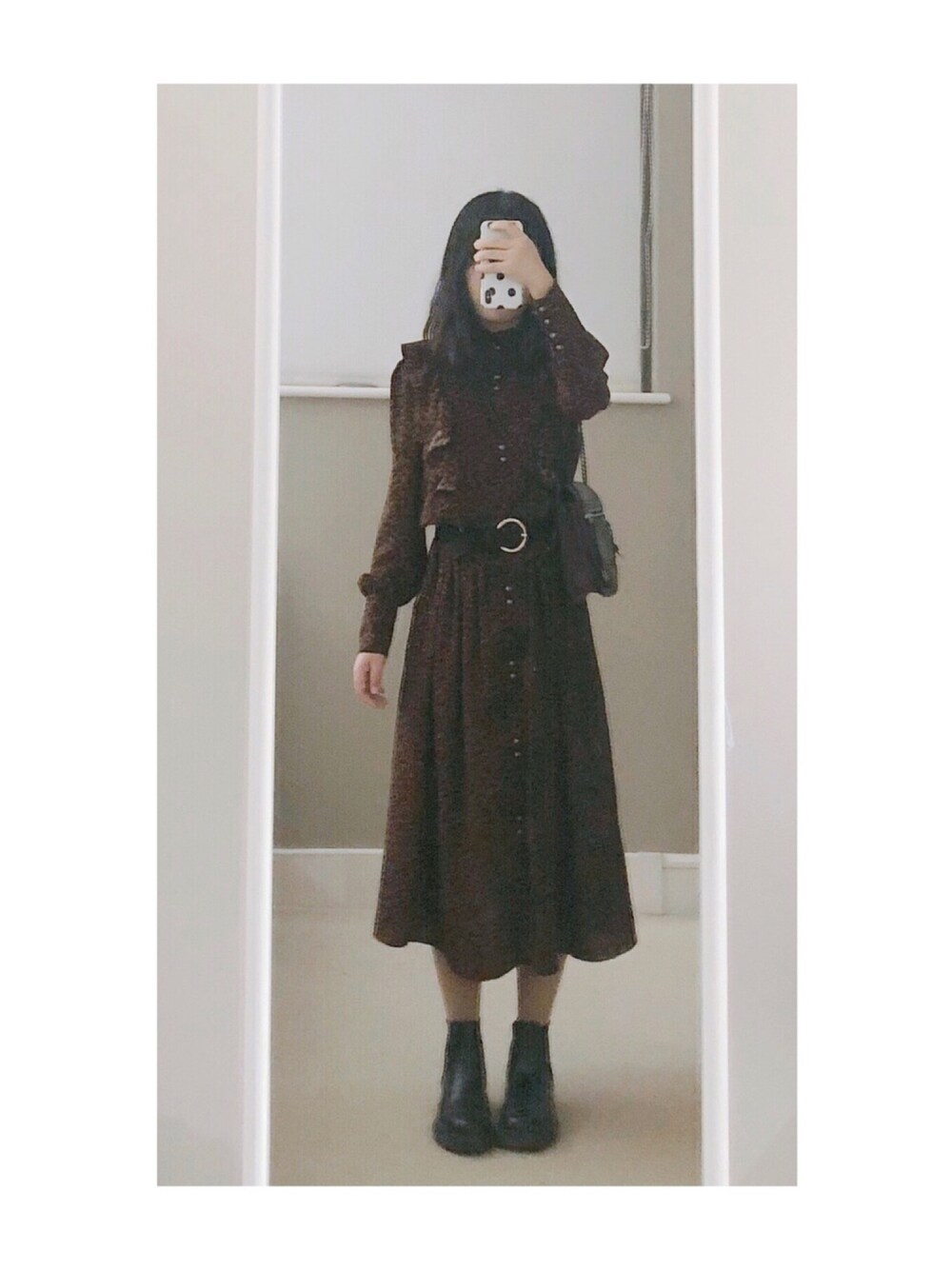 「休日スタイル、COACH、Dr.Martens」｜「Dr. MartensのDr. Martens / 2976 CHELSEA BOOT _mtn（ブーツ、ブラック系）」を使った、sen'sさん（レディース・155cm）の秋コーディネートの1枚目の写真